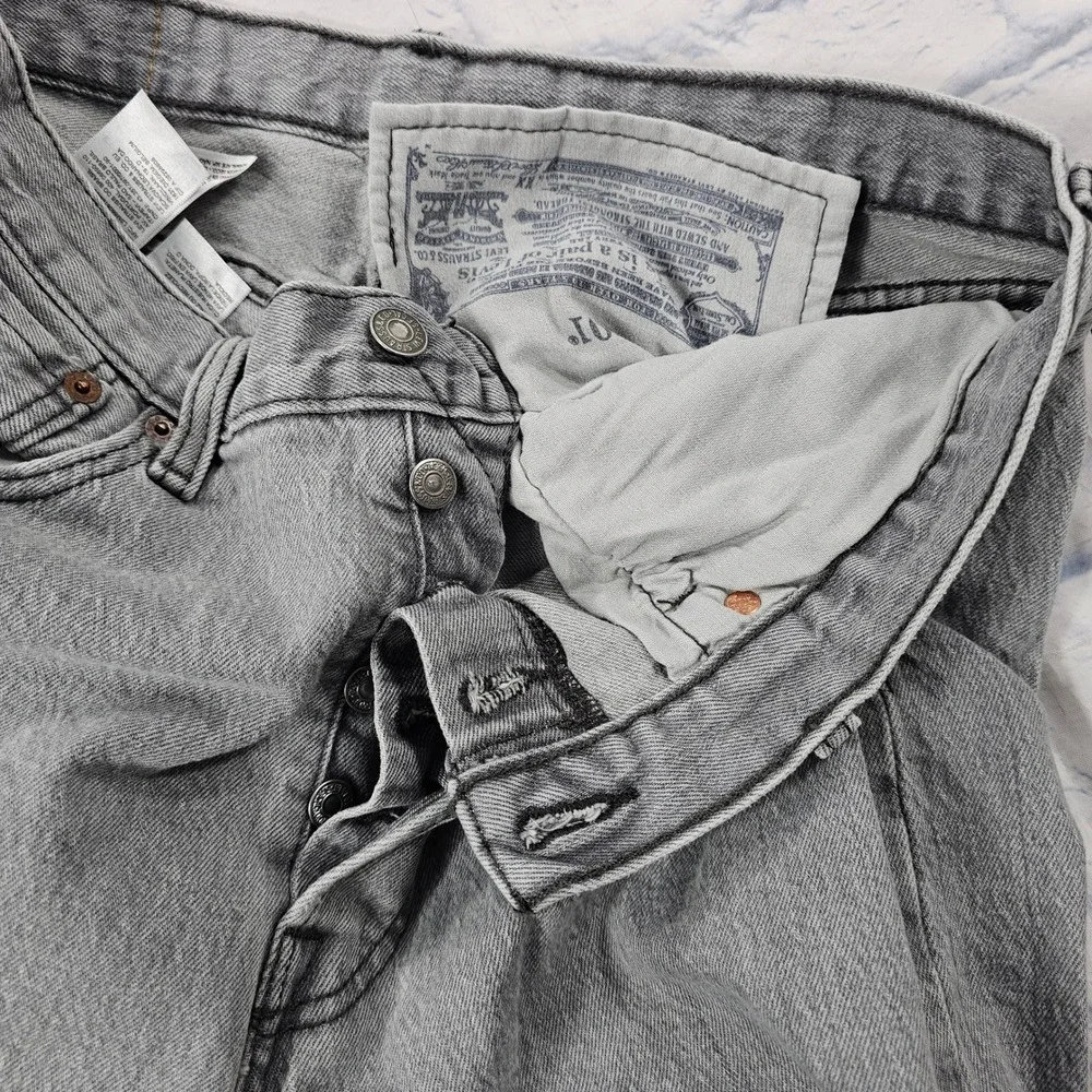 Levis 501 Original Fit Jeans Mens 33x32 Grey Button Fly Straight Leg Denim